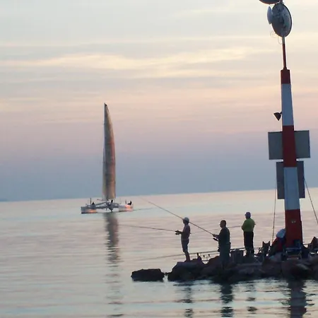 Quarto em Acomodações Particulares Perge Uedueloevilla *