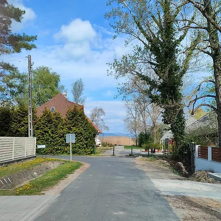 Perge Uedueloevilla منزل للإقامة