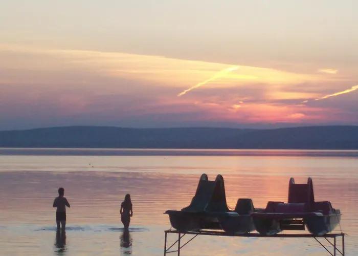 Perge üdülövilla * Balatonszarszo